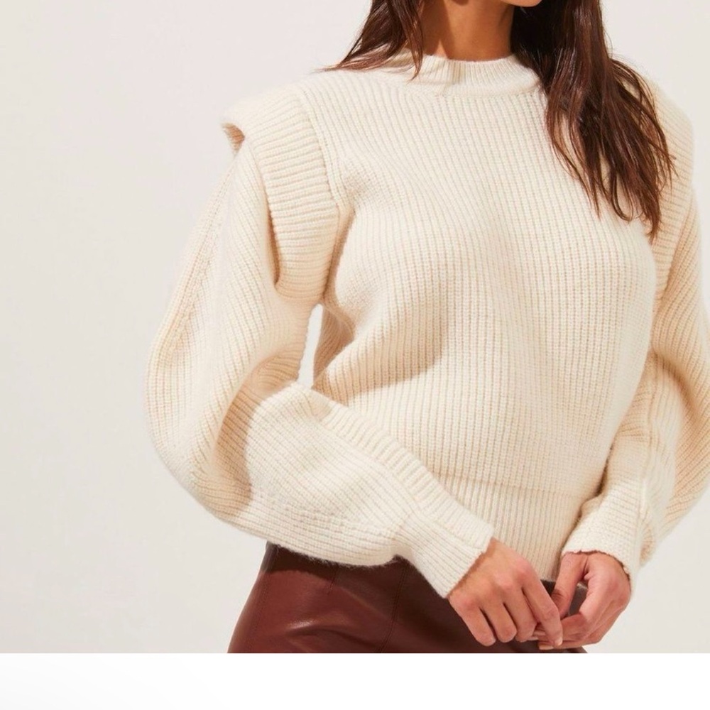 ASTR the Label - Romina Exaggerated Sleeved Sweater in Cream White - Size : S
